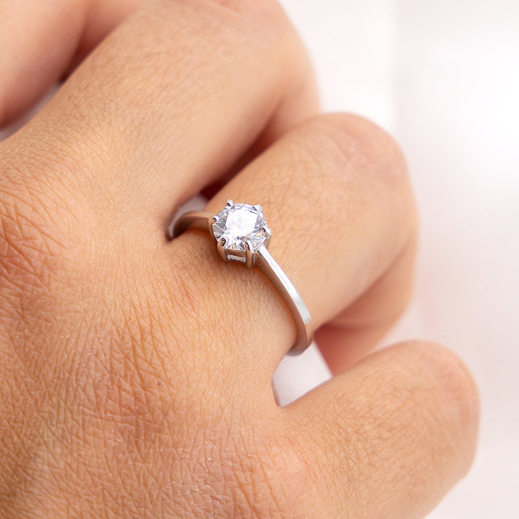 Ring Silber 925 rhodiniert mit weißem Zirkonia-Stein - Ringgröße: 060 (19,1)